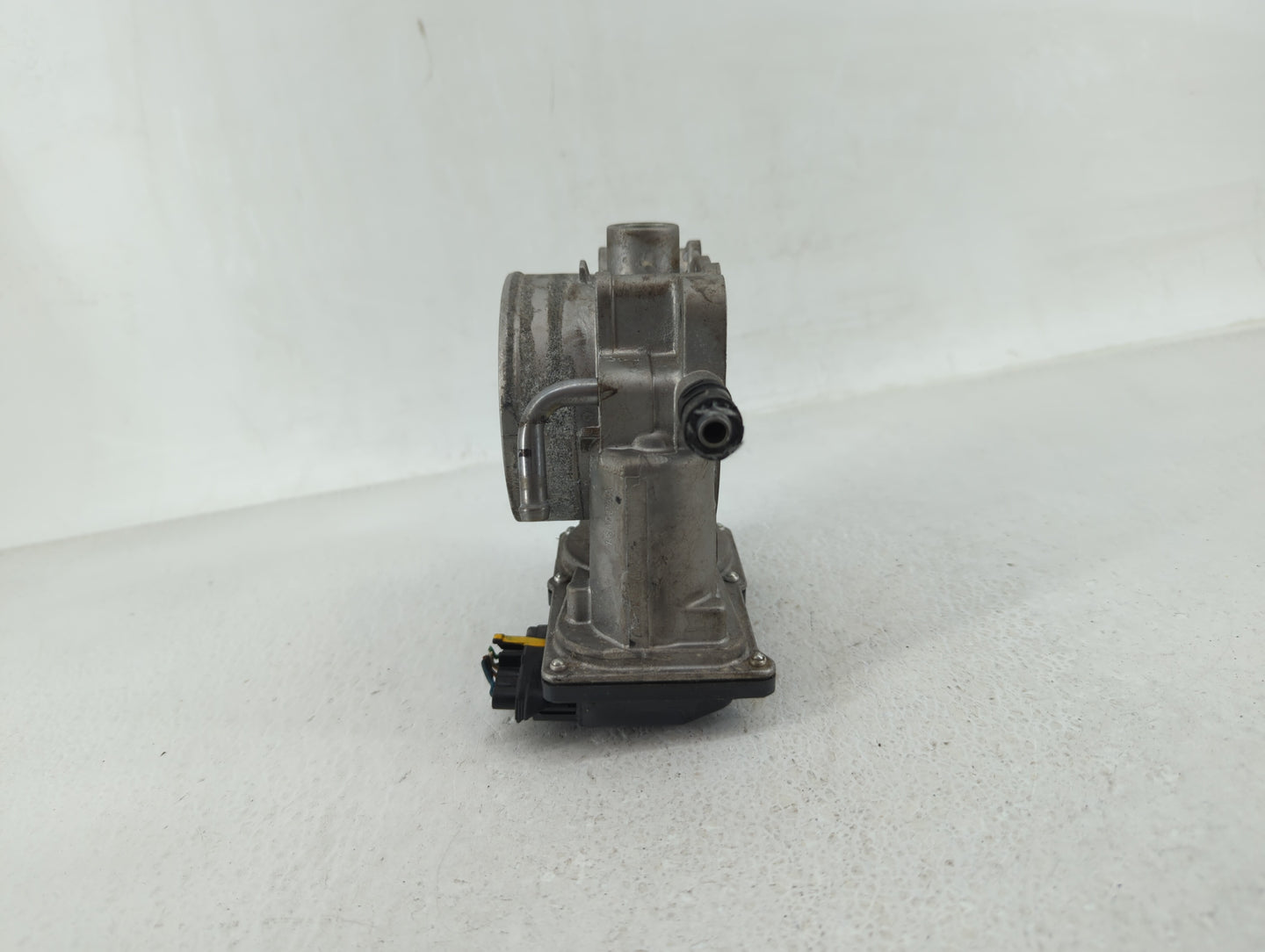 2013-2018 Hyundai Santa Fe Throttle Body P/N:35100-3CAA0 Fits Fits 2012 2013 2014 2015 2016 2017 2018 OEM Used Auto Parts - 