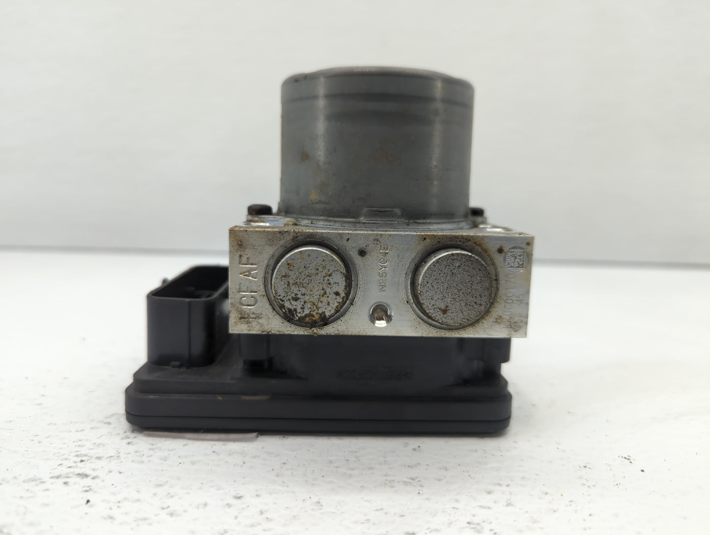2017-2018 Hyundai Santa Fe ABS Pump Control Module Replacement P/N:58920-B8AC0 Fits Fits 2017 2018 OEM Used Auto Parts - Oem
