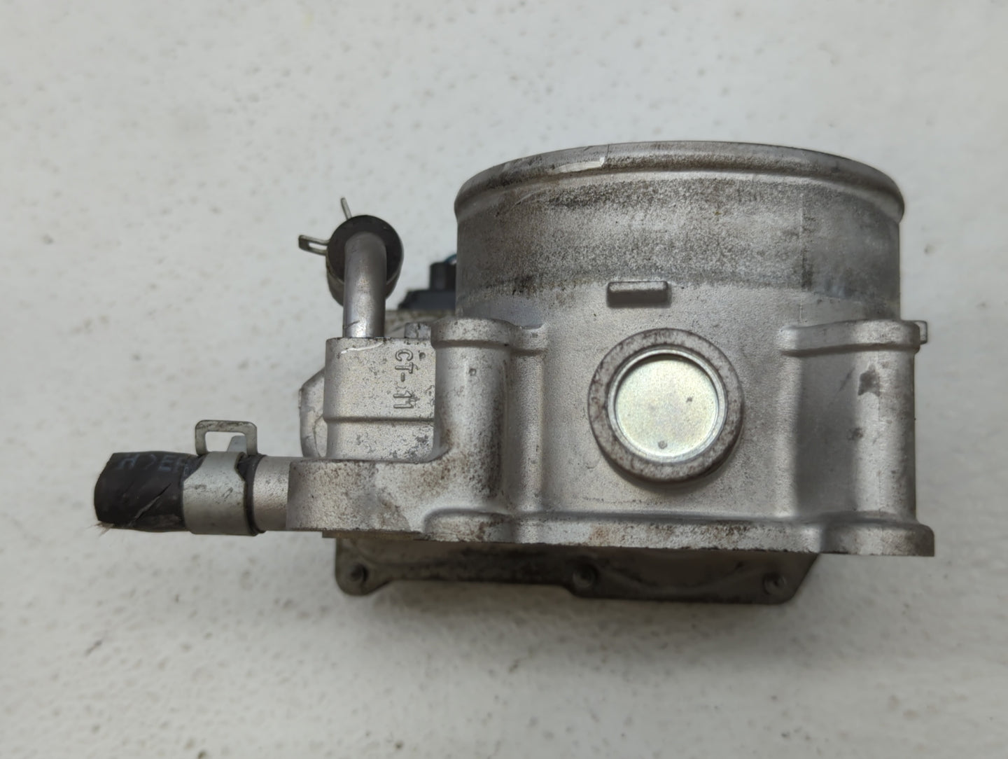 2013-2018 Hyundai Santa Fe Throttle Body P/N:35100-3CAA0 Fits Fits 2012 2013 2014 2015 2016 2017 2018 OEM Used Auto Parts - 