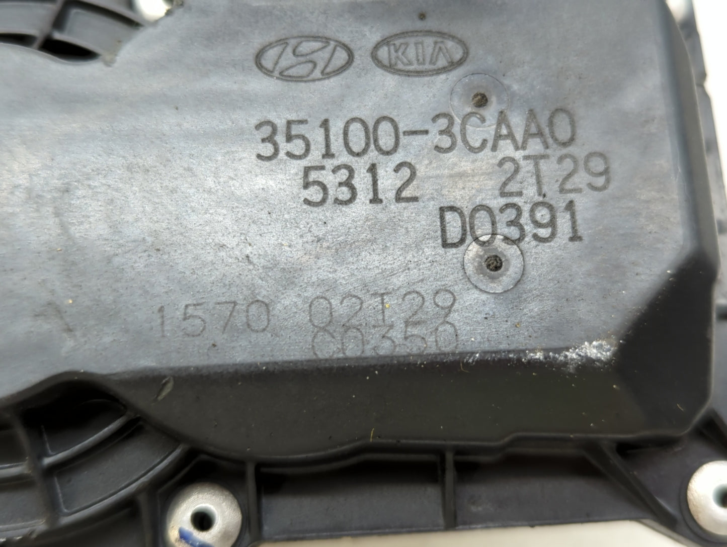 2013-2018 Hyundai Santa Fe Throttle Body P/N:35100-3CAA0 Fits Fits 2012 2013 2014 2015 2016 2017 2018 OEM Used Auto Parts - 