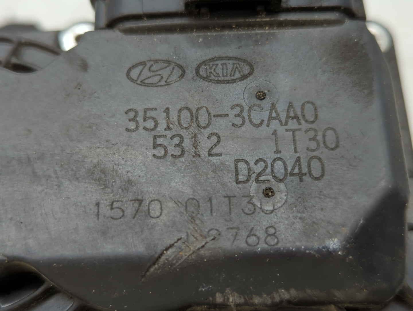 2013-2018 Hyundai Santa Fe Throttle Body P/N:35100-3CAA0 Fits Fits 2012 2013 2014 2015 2016 2017 2018 OEM Used Auto Parts - 