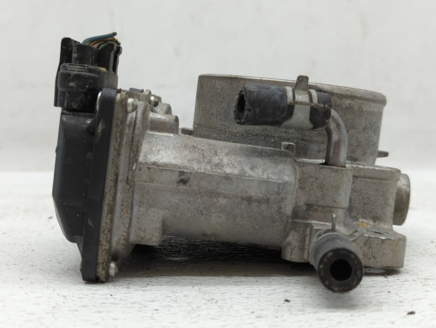 2013-2018 Hyundai Santa Fe Throttle Body P/N:35100-3CAA0 Fits Fits 2012 2013 2014 2015 2016 2017 2018 OEM Used Auto Parts - 