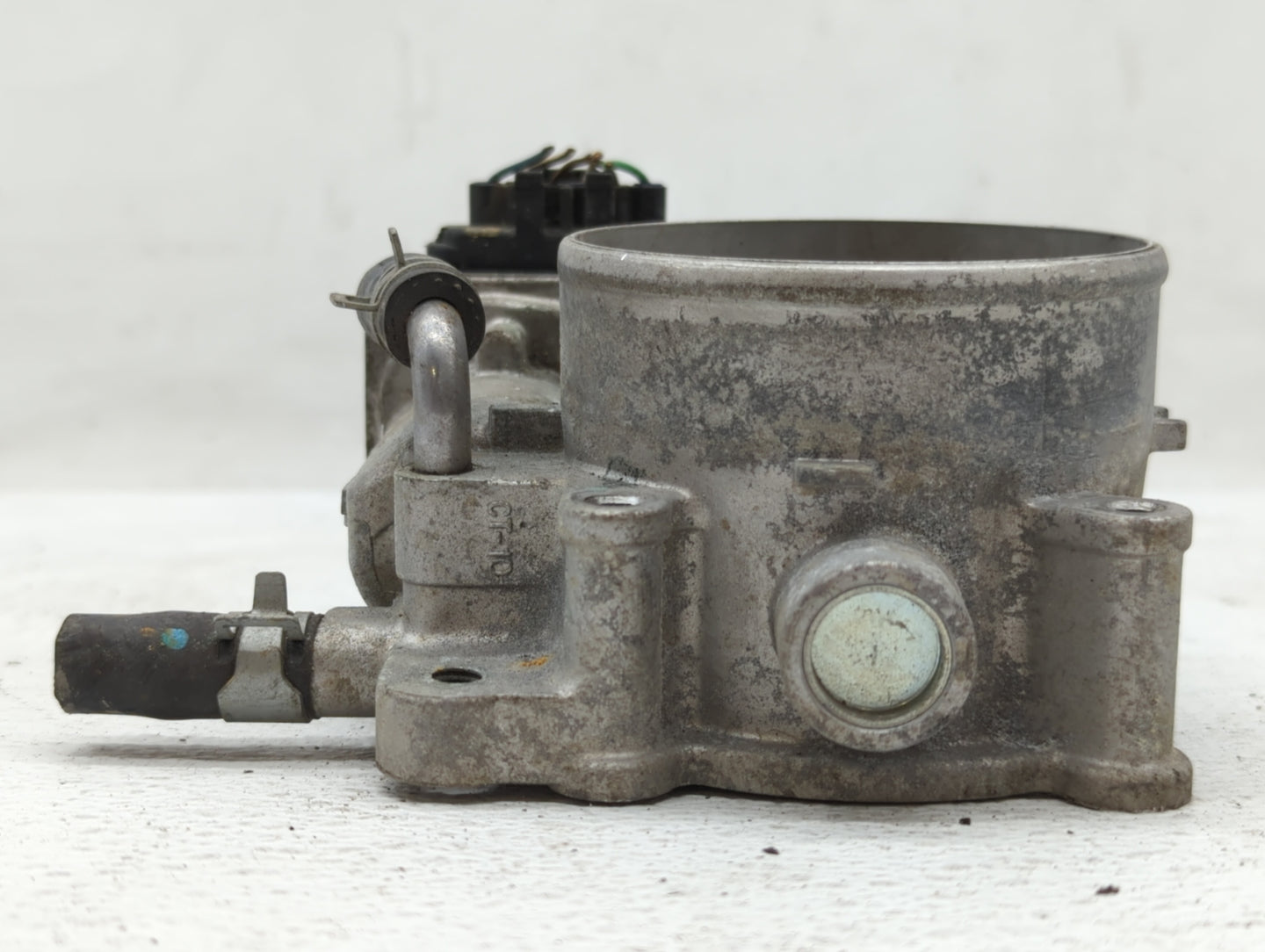 2013-2018 Hyundai Santa Fe Throttle Body P/N:35100-3CAA0 Fits Fits 2012 2013 2014 2015 2016 2017 2018 OEM Used Auto Parts - 