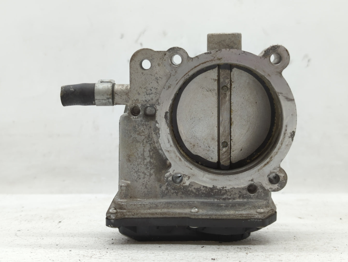2013-2018 Hyundai Santa Fe Throttle Body P/N:35100-3CAA0 Fits Fits 2012 2013 2014 2015 2016 2017 2018 OEM Used Auto Parts - 