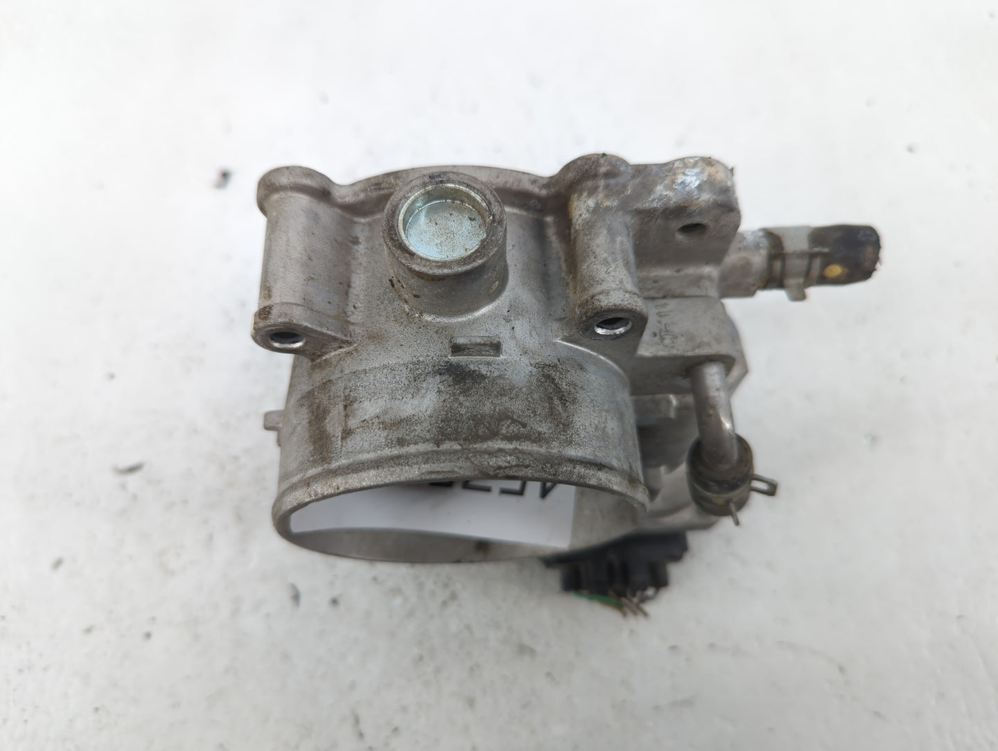 2013-2018 Hyundai Santa Fe Throttle Body P/N:35100-3CAA0 Fits Fits 2012 2013 2014 2015 2016 2017 2018 OEM Used Auto Parts - 