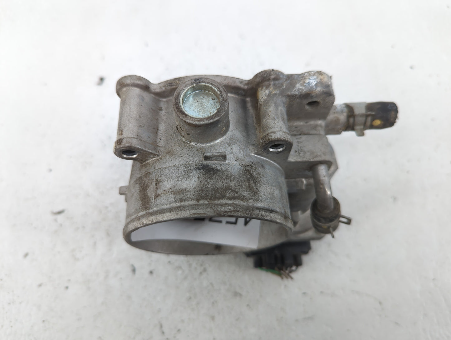 2013-2018 Hyundai Santa Fe Throttle Body P/N:35100-3CAA0 Fits Fits 2012 2013 2014 2015 2016 2017 2018 OEM Used Auto Parts - 