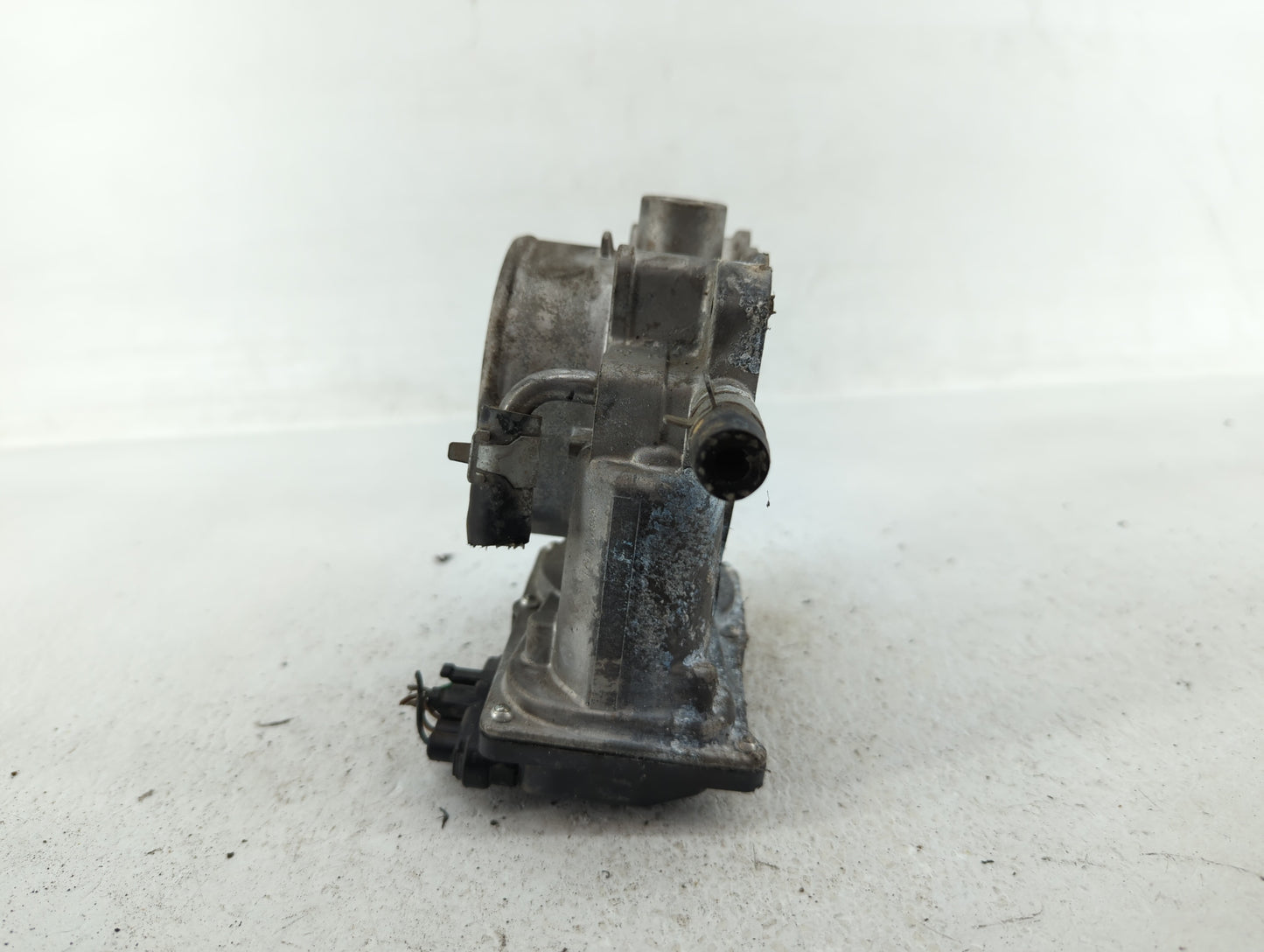 2013-2018 Hyundai Santa Fe Throttle Body P/N:35100-3CAA0 Fits Fits 2012 2013 2014 2015 2016 2017 2018 OEM Used Auto Parts - 