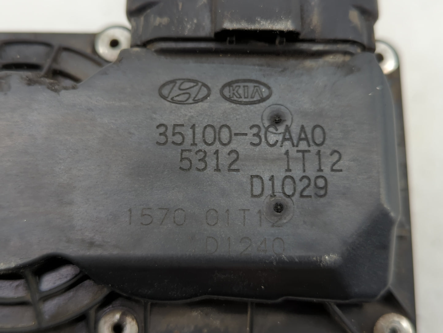 2013-2018 Hyundai Santa Fe Throttle Body P/N:35100-3CAA0 Fits Fits 2012 2013 2014 2015 2016 2017 2018 OEM Used Auto Parts - 