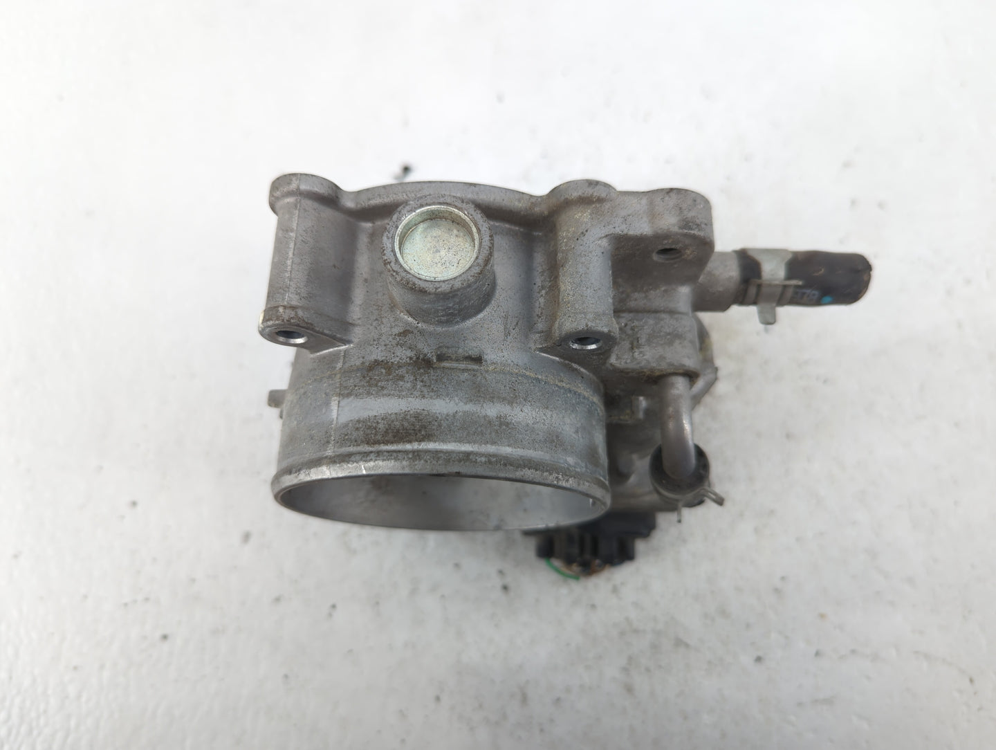 2013-2018 Hyundai Santa Fe Throttle Body P/N:35100-3CAA0 Fits Fits 2012 2013 2014 2015 2016 2017 2018 OEM Used Auto Parts - 