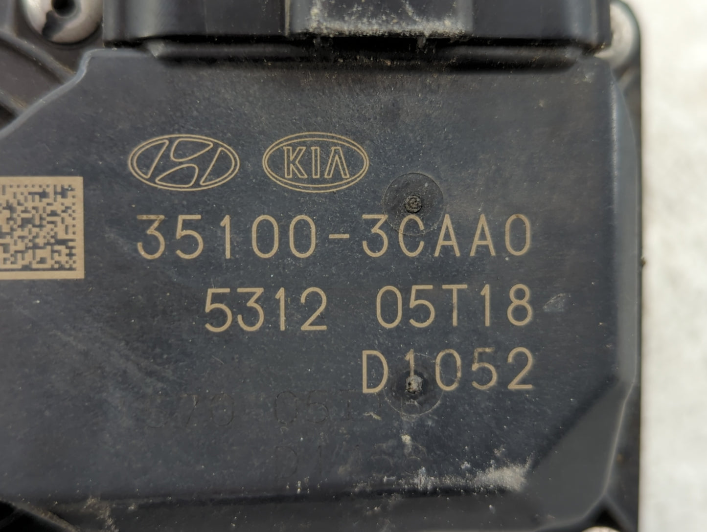 2013-2018 Hyundai Santa Fe Throttle Body P/N:35100-3CAA0 Fits Fits 2012 2013 2014 2015 2016 2017 2018 OEM Used Auto Parts - 