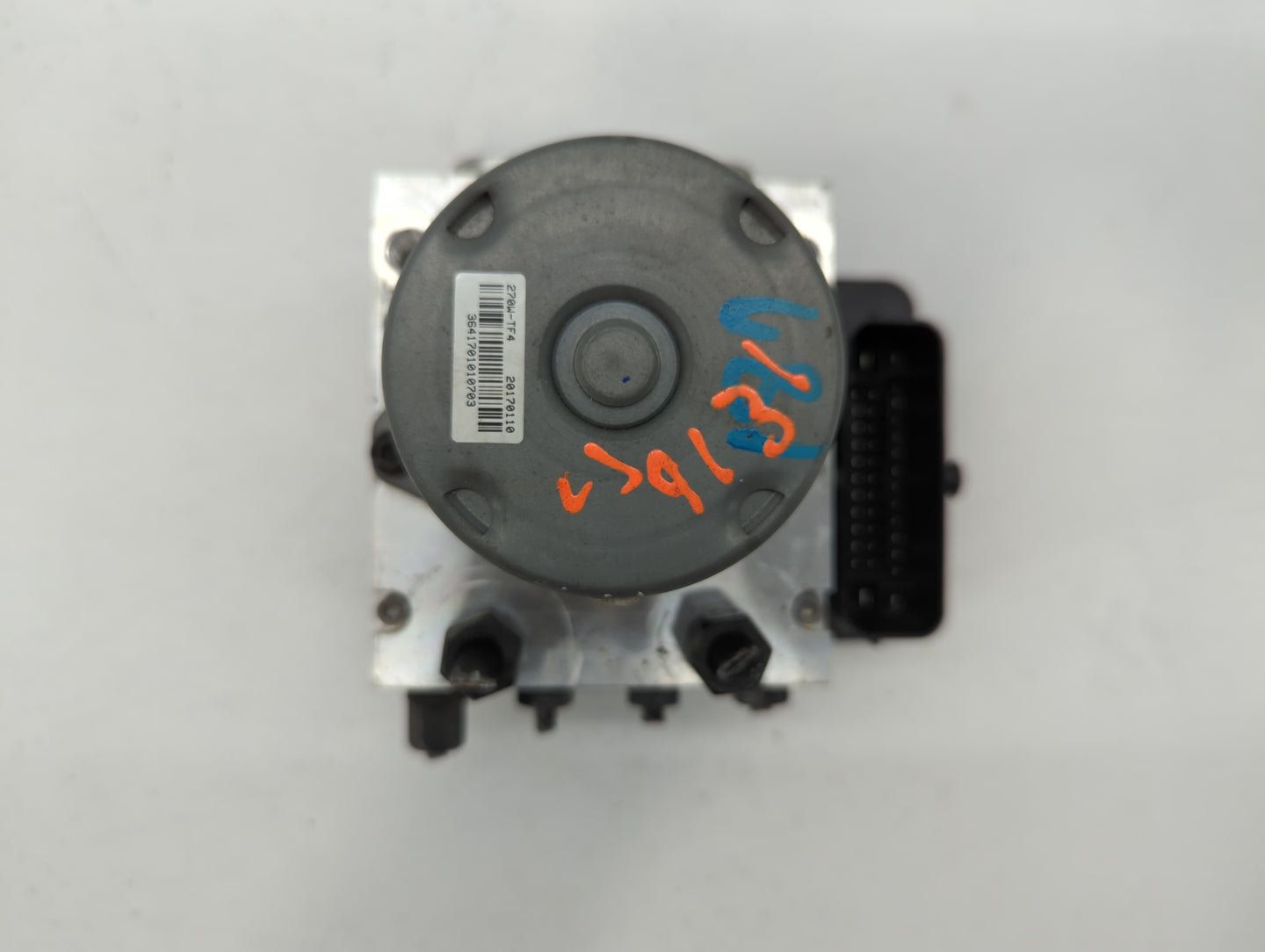 2017-2018 Hyundai Santa Fe ABS Pump Control Module Replacement P/N:58920-B8AC0 Fits Fits 2017 2018 OEM Used Auto Parts - Oem