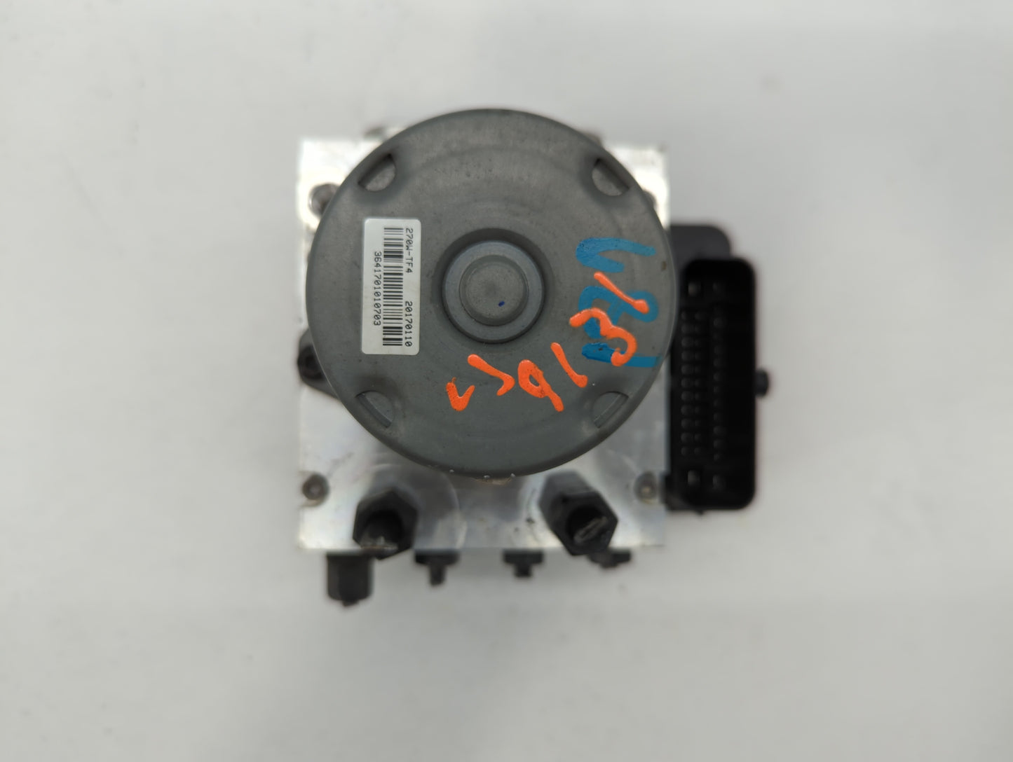 2017-2018 Hyundai Santa Fe ABS Pump Control Module Replacement P/N:58920-B8AC0 Fits Fits 2017 2018 OEM Used Auto Parts - Oem