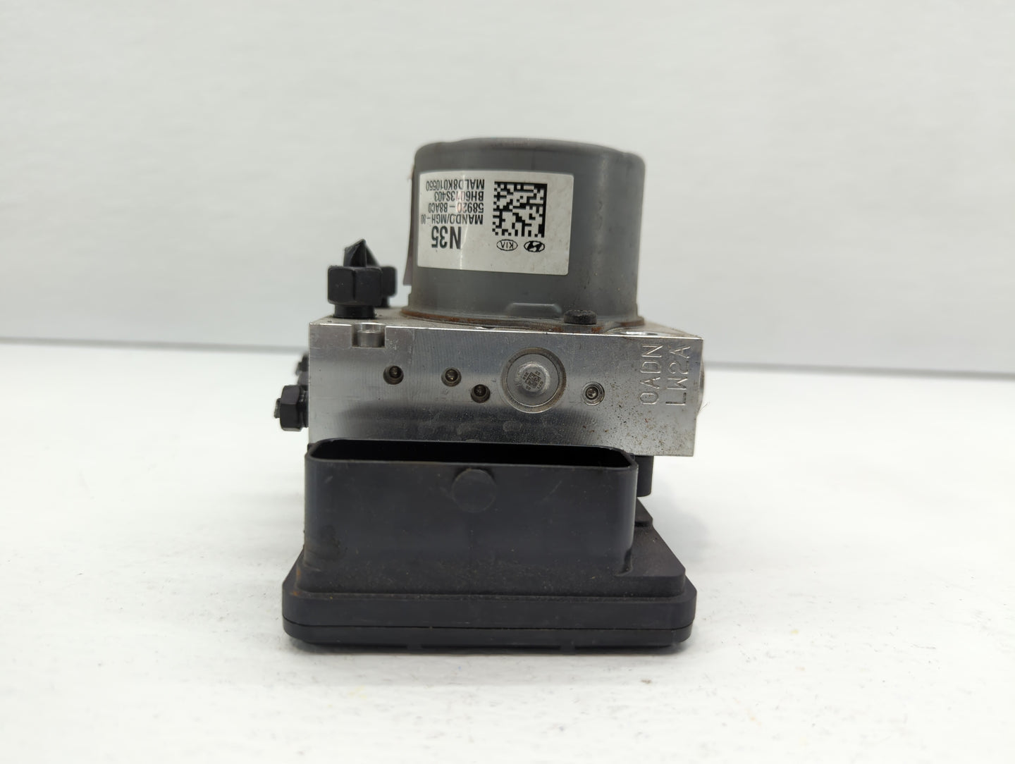 2017-2018 Hyundai Santa Fe ABS Pump Control Module Replacement P/N:58920-B8AC0 Fits Fits 2017 2018 OEM Used Auto Parts - Oem