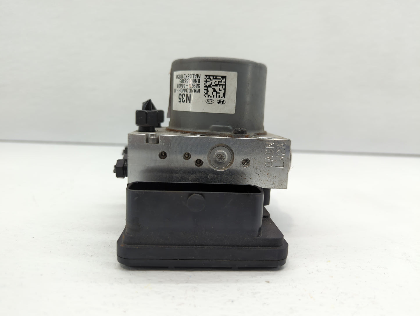 2017-2018 Hyundai Santa Fe ABS Pump Control Module Replacement P/N:58920-B8AC0 Fits Fits 2017 2018 OEM Used Auto Parts - Oem
