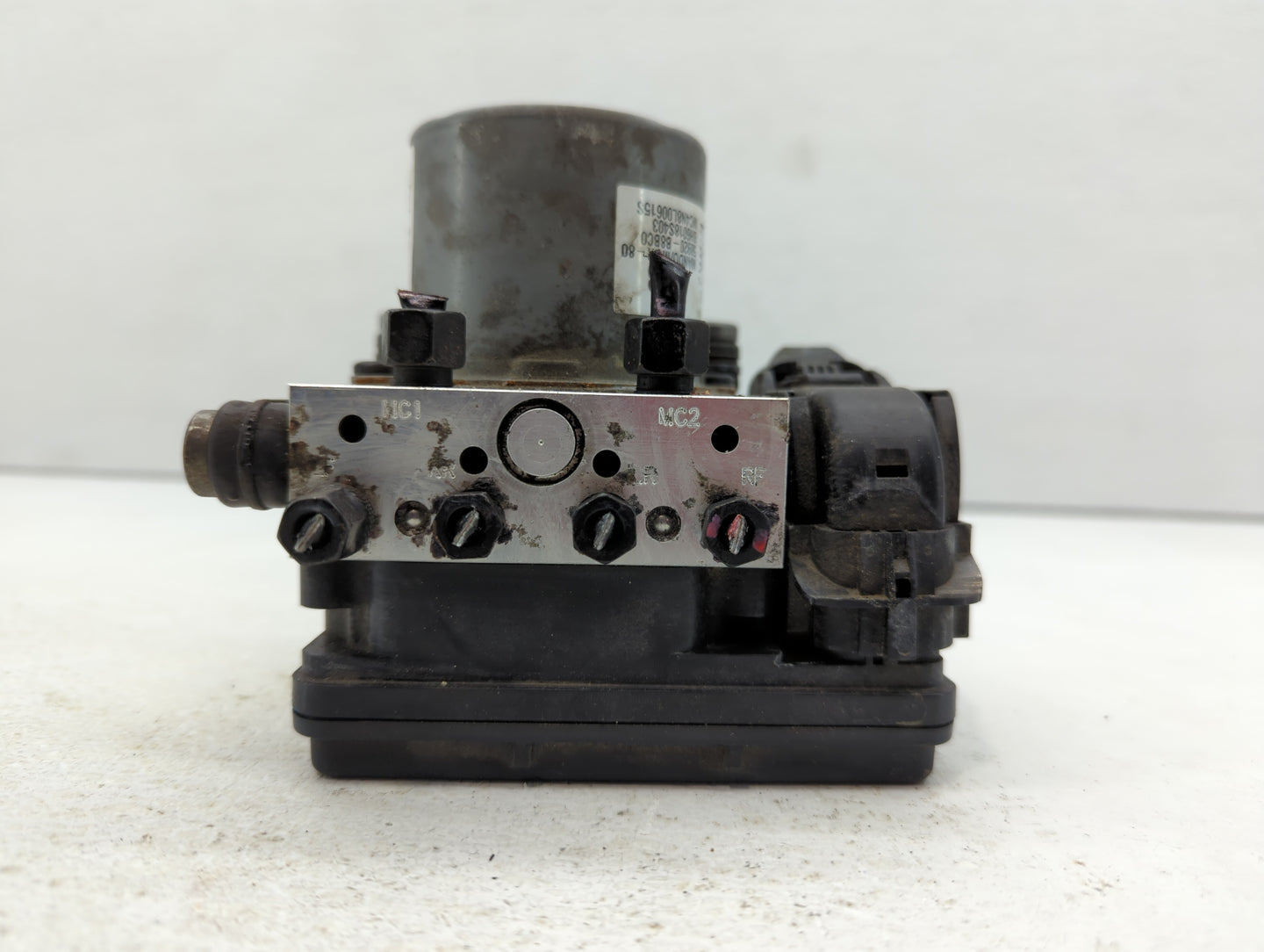 2017-2018 Hyundai Santa Fe ABS Pump Control Module Replacement P/N:58920-B8AC0 Fits Fits 2017 2018 OEM Used Auto Parts - Oem