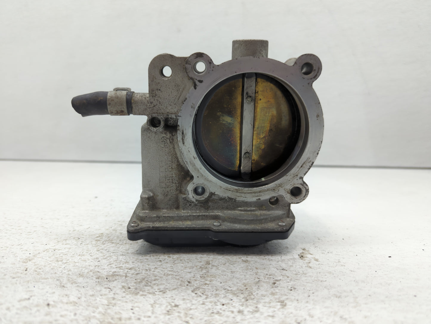 2013-2018 Hyundai Santa Fe Throttle Body P/N:35100-3CAA0 Fits Fits 2012 2013 2014 2015 2016 2017 2018 OEM Used Auto Parts - 