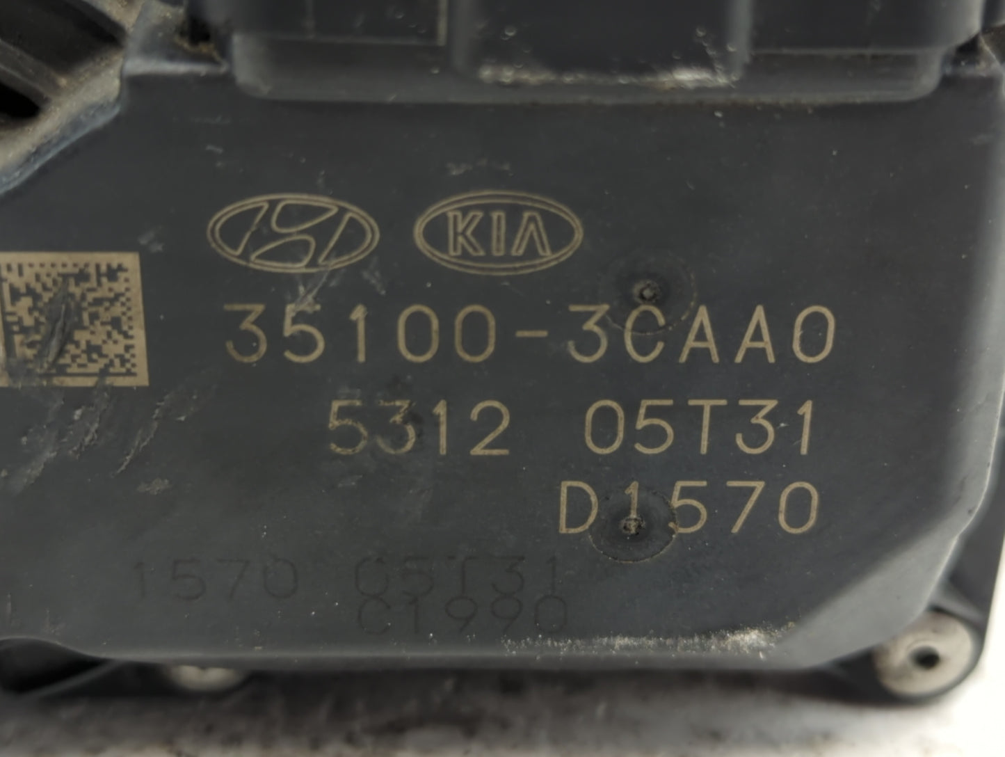 2013-2018 Hyundai Santa Fe Throttle Body P/N:35100-3CAA0 Fits Fits 2012 2013 2014 2015 2016 2017 2018 OEM Used Auto Parts - 