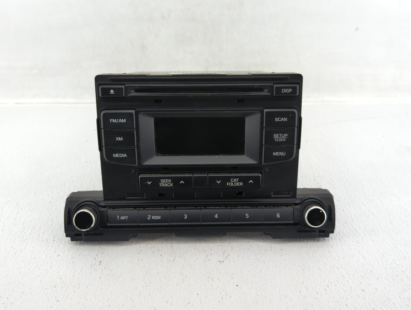 2013-2018 Hyundai Santa Fe Am Fm Cd Player Radio Receiver - Oemusedautoparts1.com
