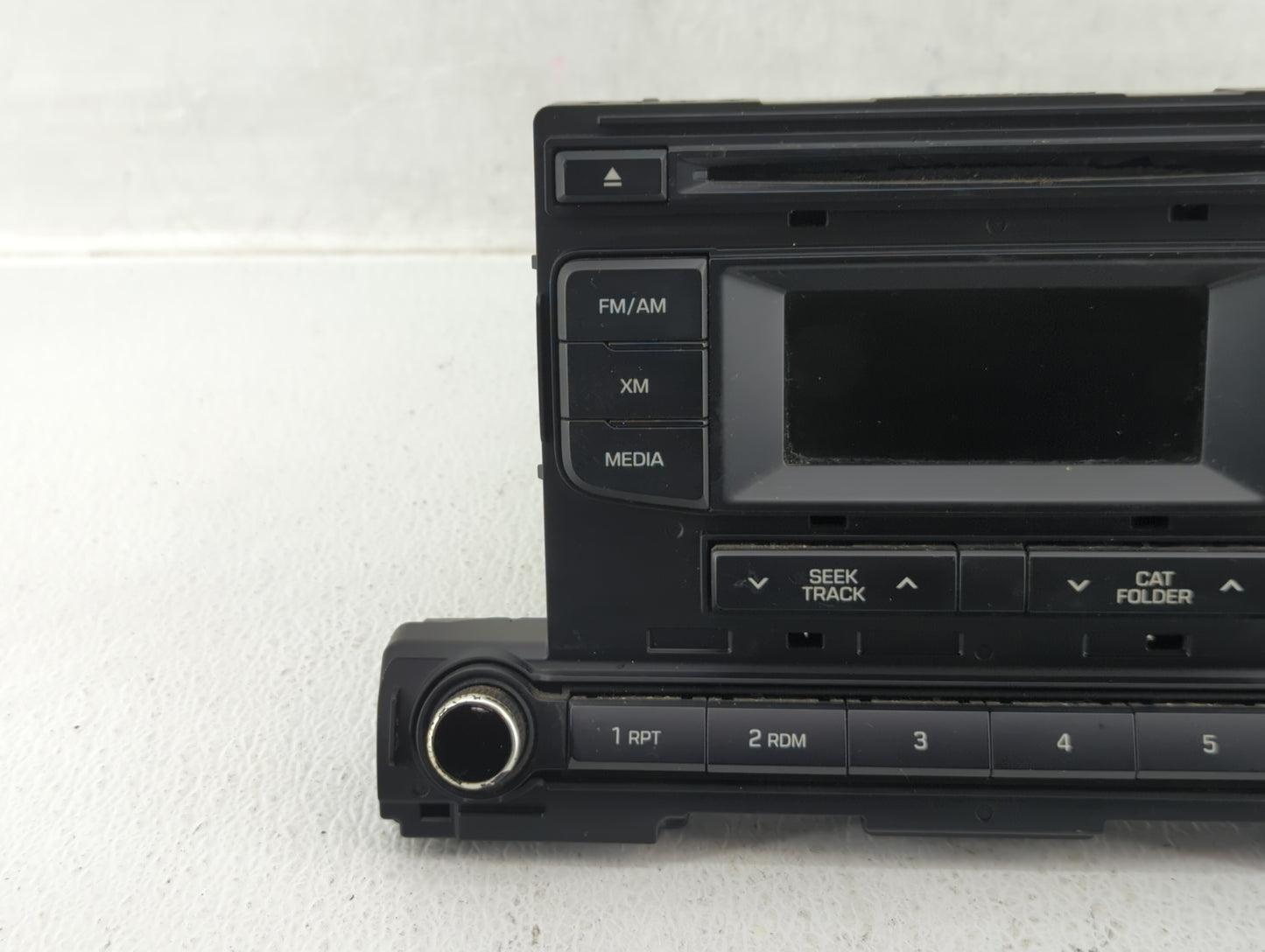 2013-2018 Hyundai Santa Fe Am Fm Cd Player Radio Receiver - Oemusedautoparts1.com