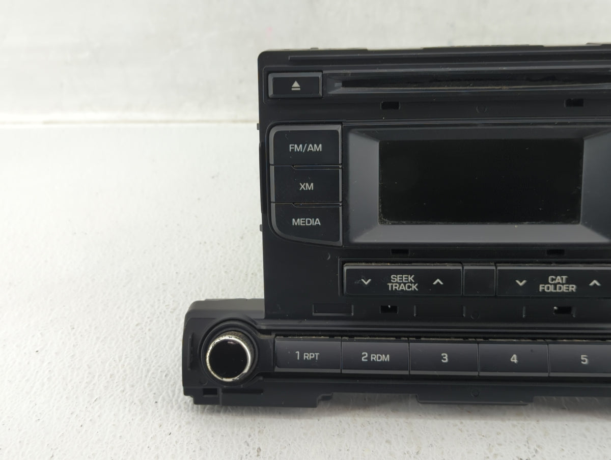 2013-2018 Hyundai Santa Fe Am Fm Cd Player Radio Receiver 518404 - Oemusedautoparts1.com