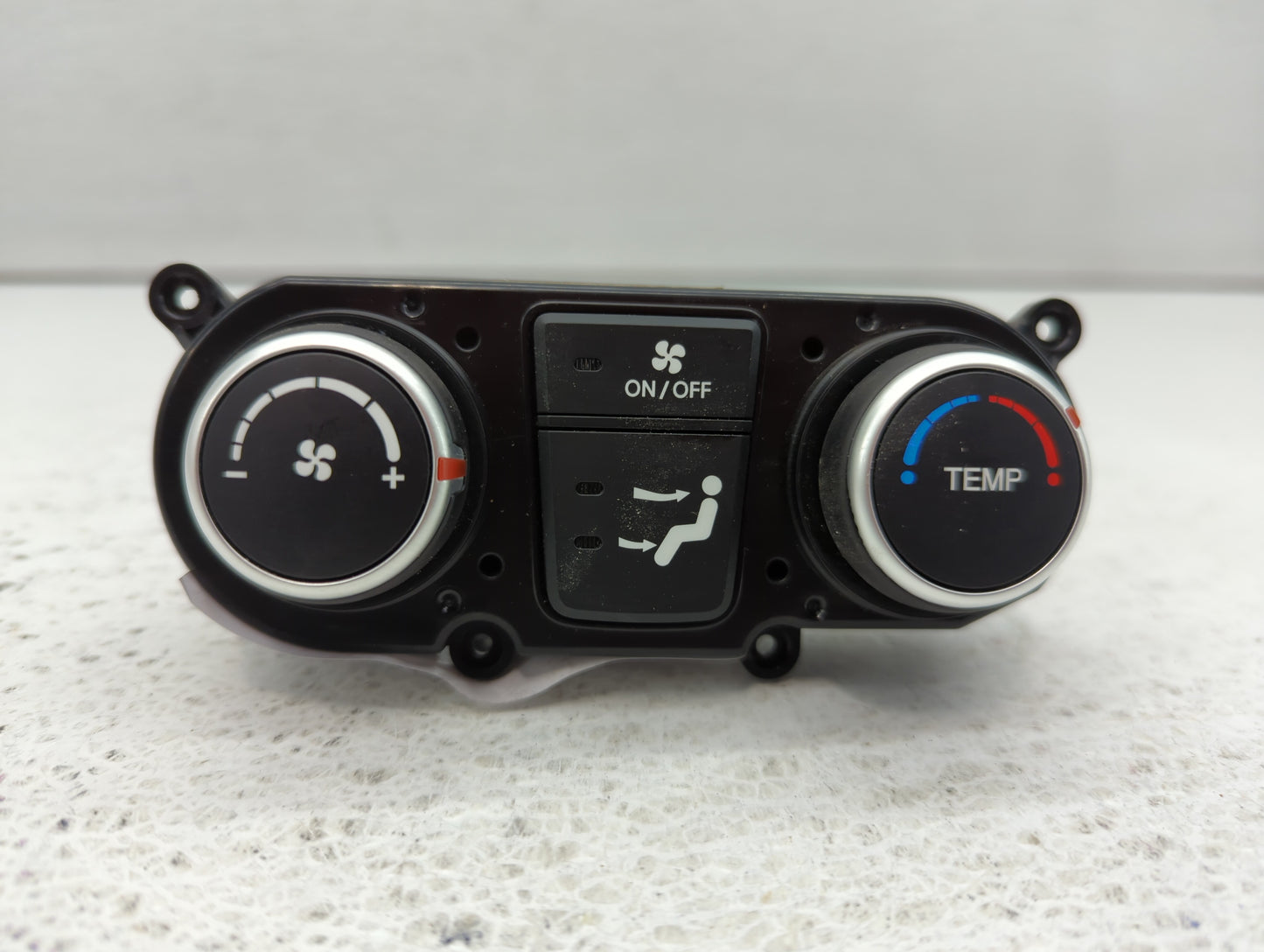2013-2018 Hyundai Santa Fe Climate Control Module Temperature AC/Heater Replacement P/N:97340-B8XXX Fits OEM Used Auto Parts