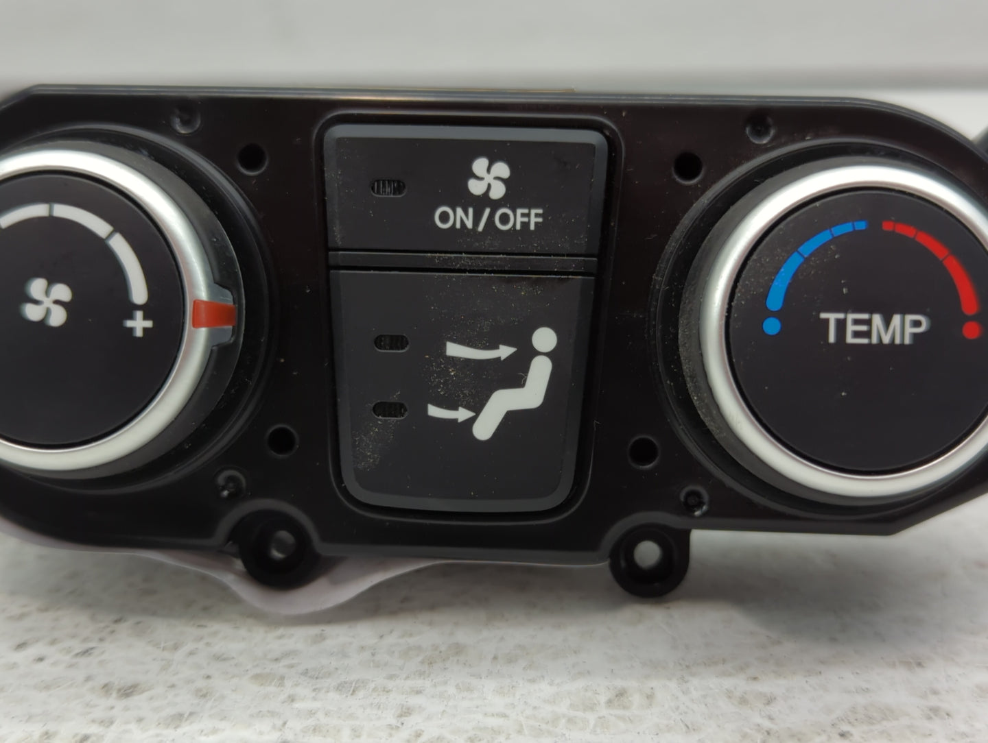 2013-2018 Hyundai Santa Fe Climate Control Module Temperature AC/Heater Replacement P/N:97340-B8XXX Fits OEM Used Auto Parts
