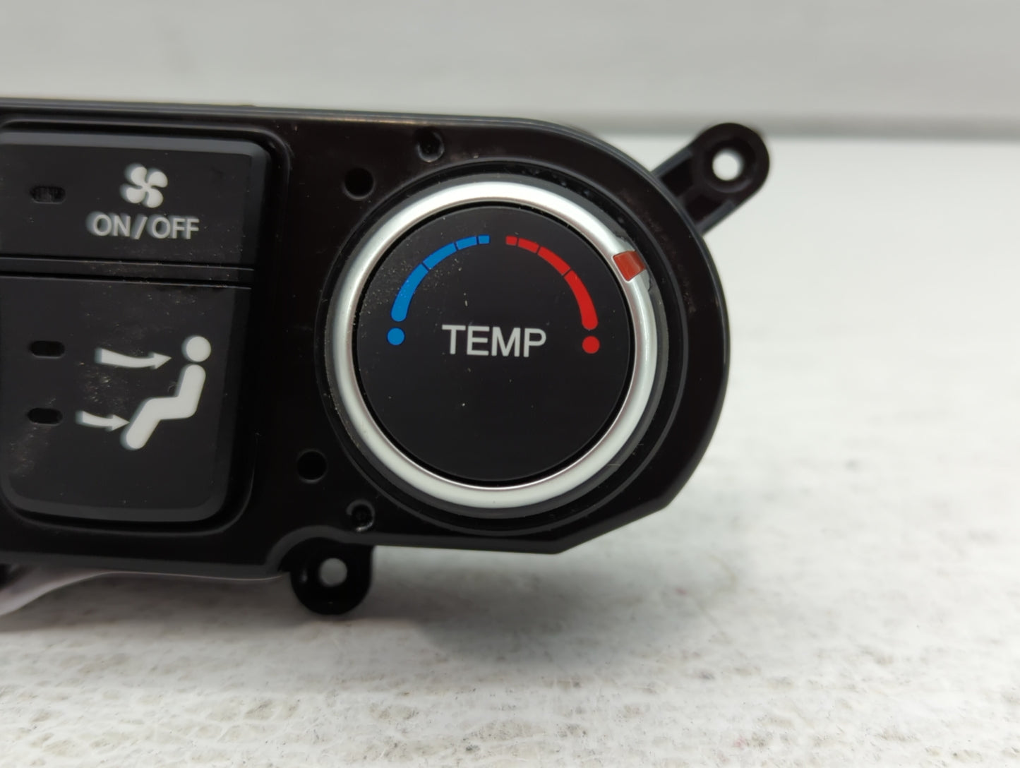 2013-2018 Hyundai Santa Fe Climate Control Module Temperature AC/Heater Replacement P/N:97340-B8XXX Fits OEM Used Auto Parts
