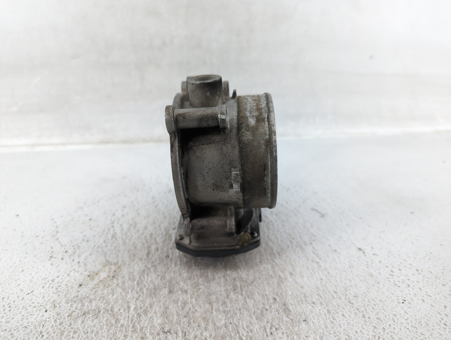 2019-2020 Hyundai Santa Fe Throttle Body P/N:35100-3CAA0 Fits Fits 2015 2016 2017 2018 2019 2020 2021 OEM Used Auto Parts - 