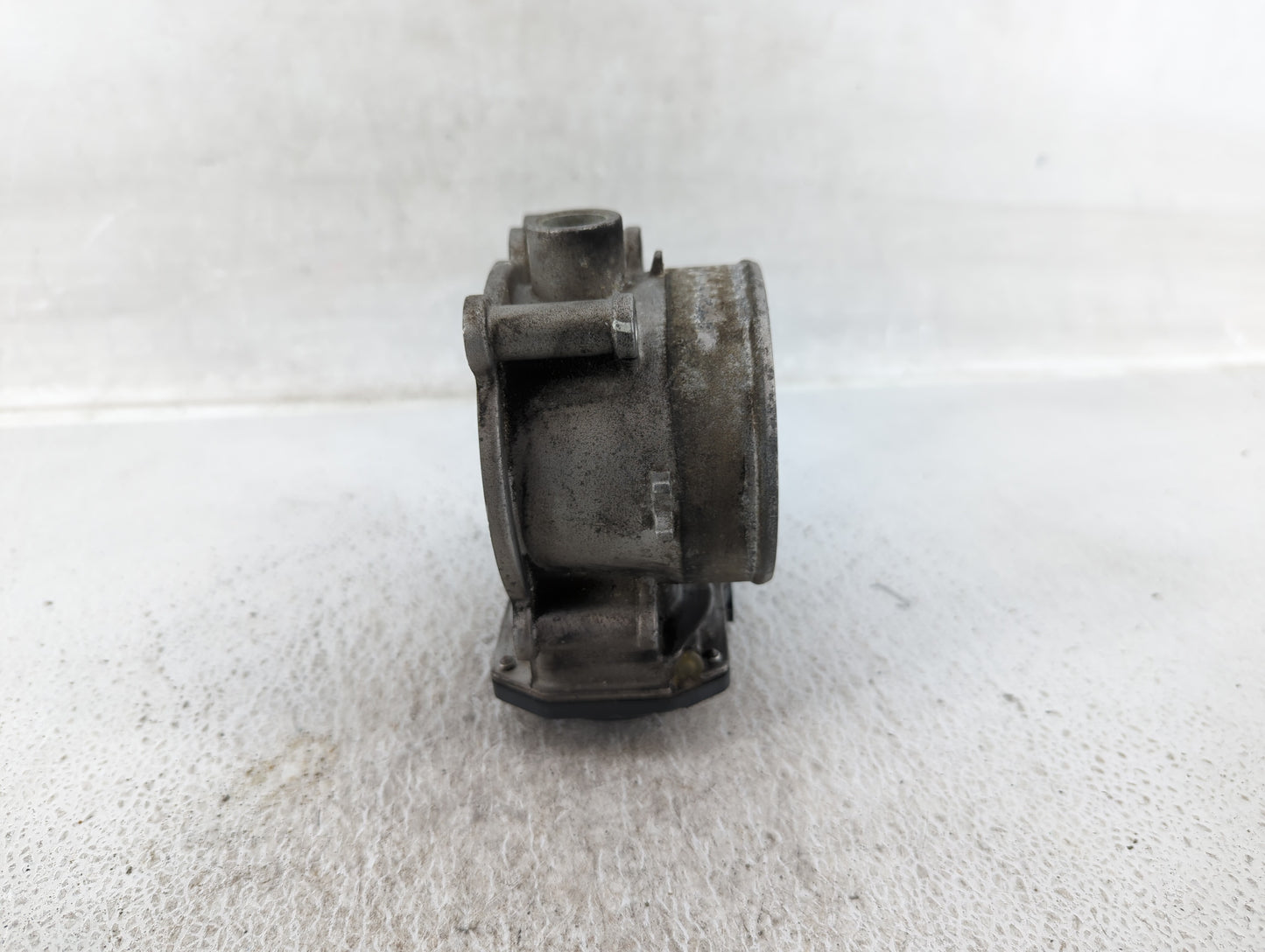 2019-2020 Hyundai Santa Fe Throttle Body P/N:35100-3CAA0 Fits Fits 2015 2016 2017 2018 2019 2020 2021 OEM Used Auto Parts - 
