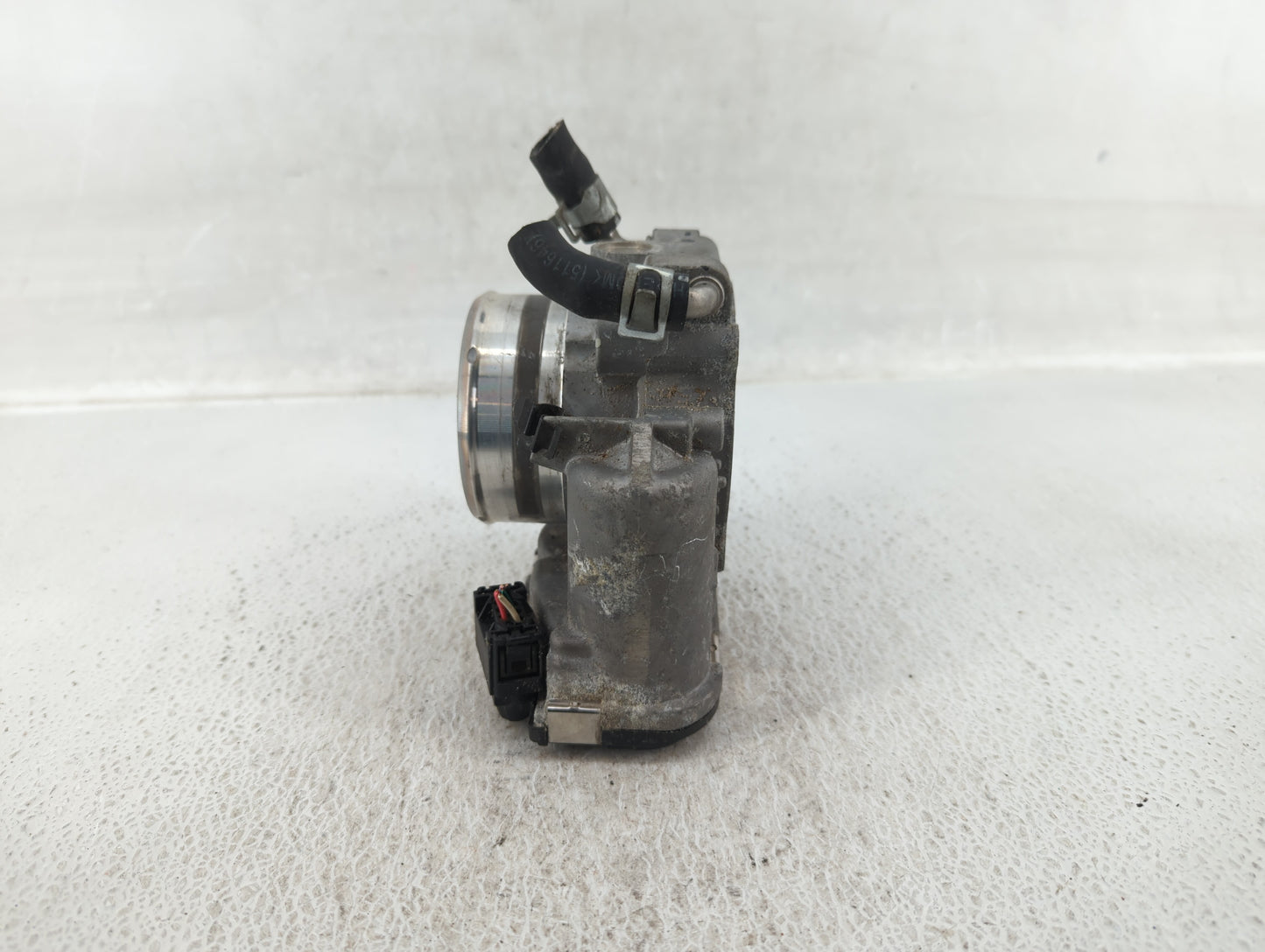 2019-2020 Hyundai Santa Fe Throttle Body P/N:35100-2G600 Fits Fits 2015 2016 2017 2018 2019 2020 2021 OEM Used Auto Parts - 
