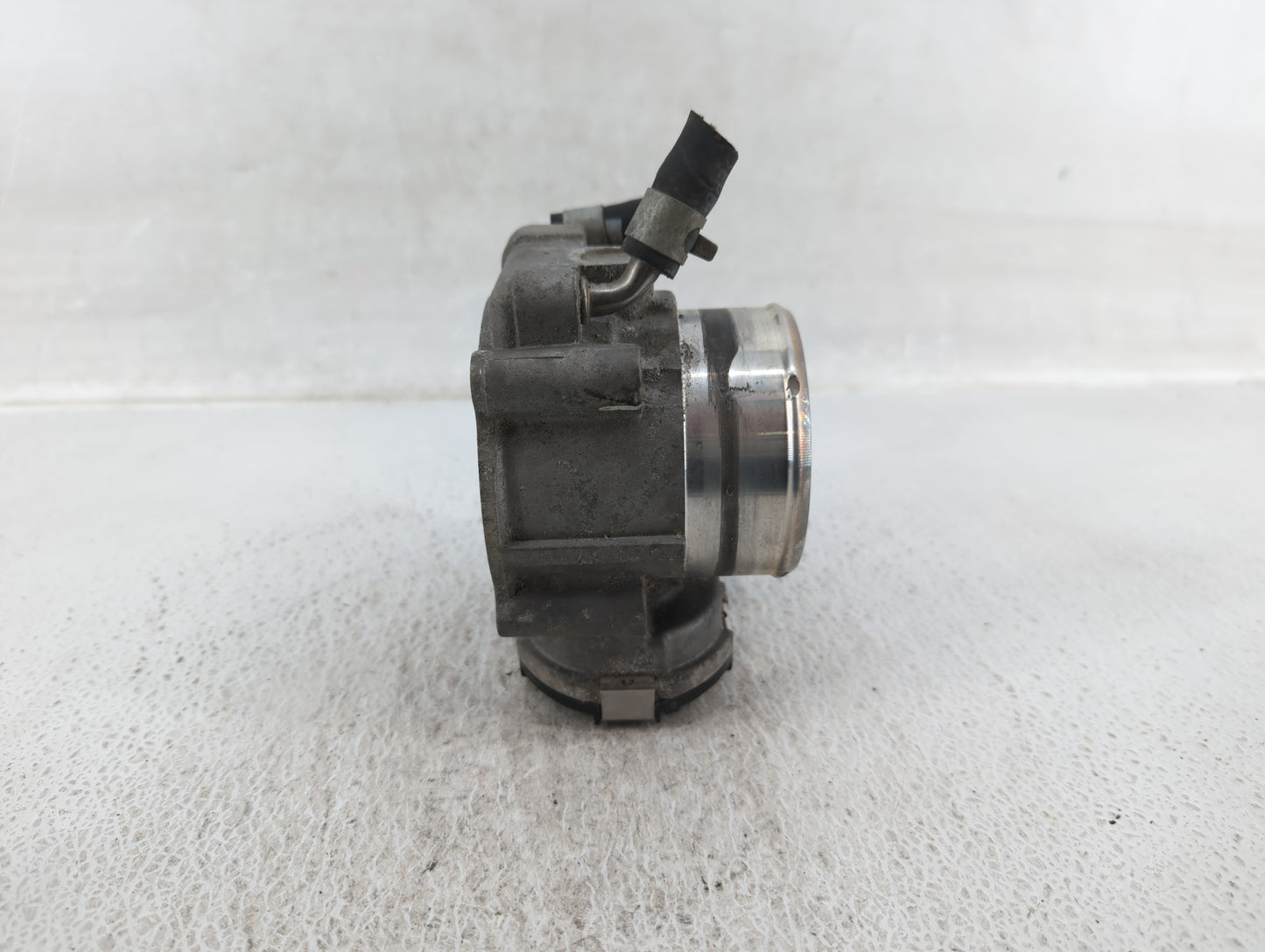 2019-2020 Hyundai Santa Fe Throttle Body P/N:35100-2G600 Fits Fits 2015 2016 2017 2018 2019 2020 2021 OEM Used Auto Parts - 