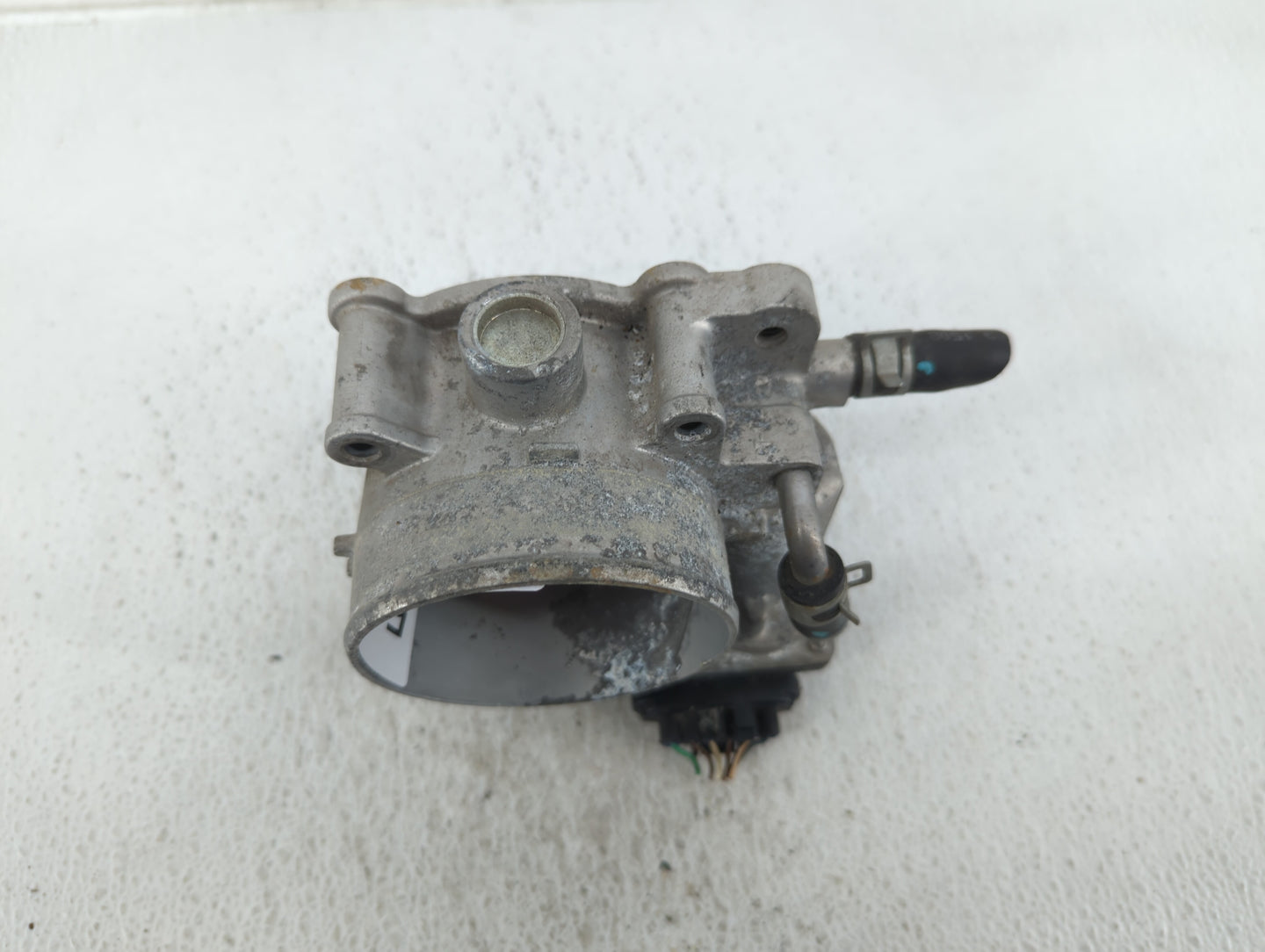 2013-2018 Hyundai Santa Fe Throttle Body P/N:35100-3CAA0 Fits Fits 2012 2013 2014 2015 2016 2017 2018 OEM Used Auto Parts - 