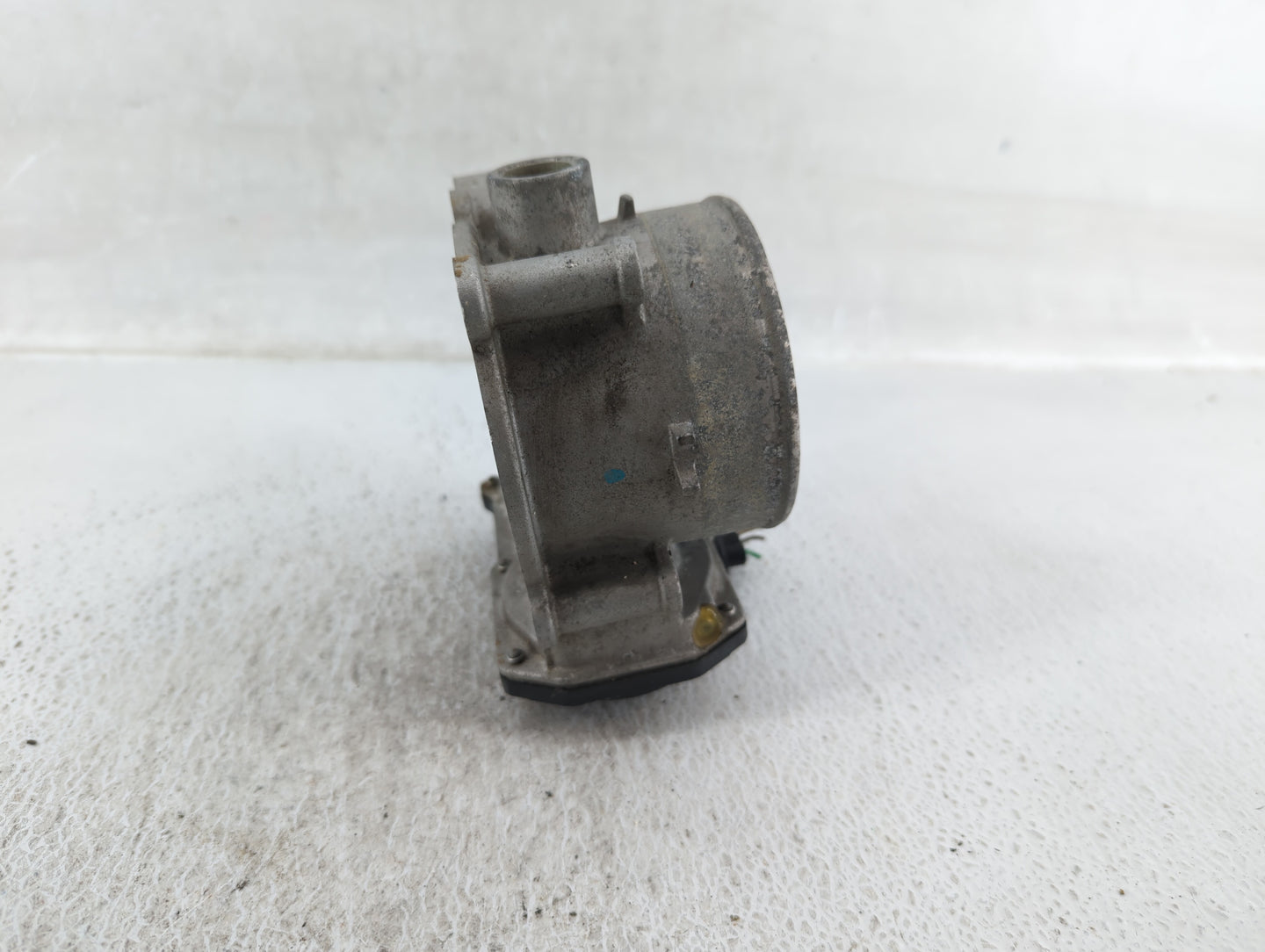 2013-2018 Hyundai Santa Fe Throttle Body P/N:35100-3CAA0 Fits Fits 2012 2013 2014 2015 2016 2017 2018 OEM Used Auto Parts - 