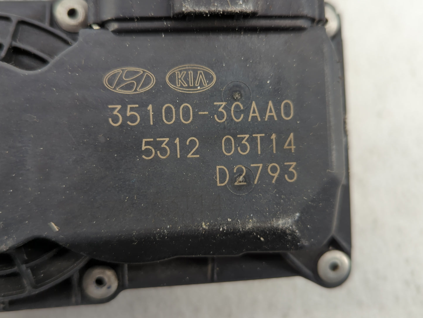 2013-2018 Hyundai Santa Fe Throttle Body P/N:35100-3CAA0 Fits Fits 2012 2013 2014 2015 2016 2017 2018 OEM Used Auto Parts - 