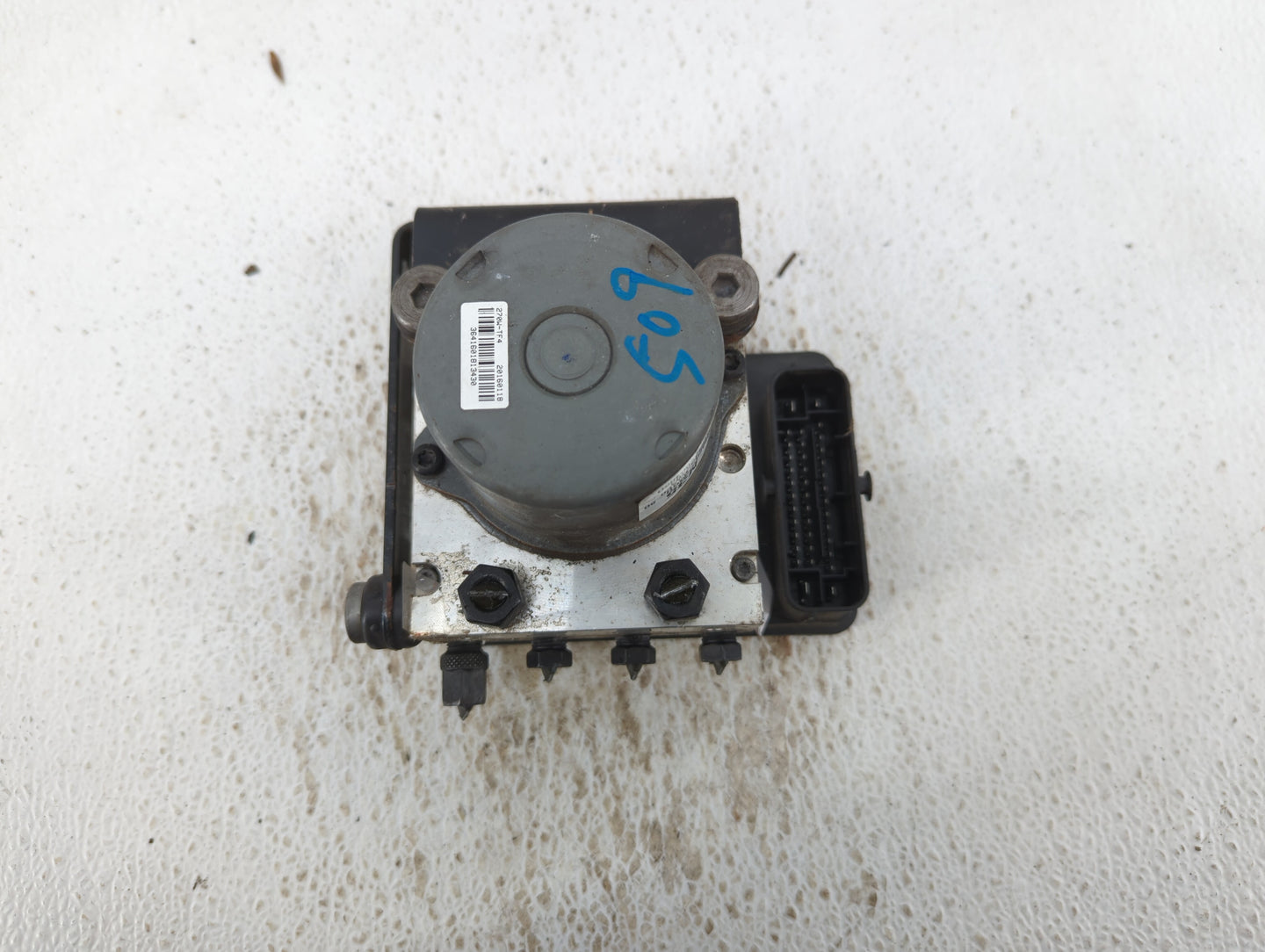 2017-2018 Hyundai Santa Fe ABS Pump Control Module Replacement P/N:58920-B8AC0 Fits Fits 2017 2018 OEM Used Auto Parts - Oem