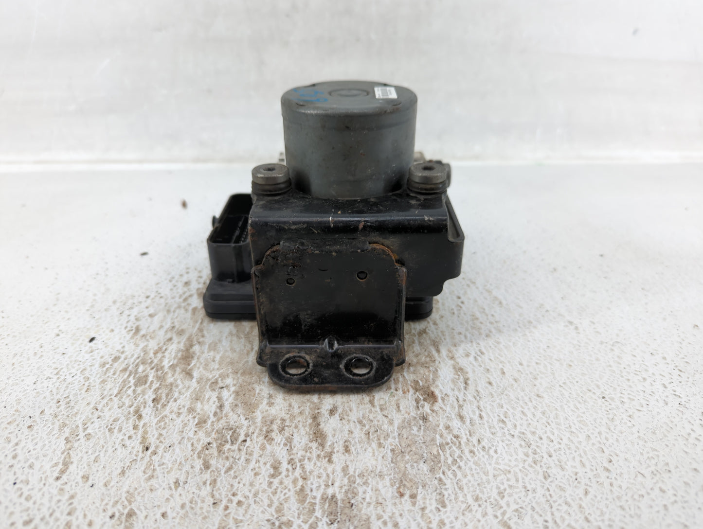 2017-2018 Hyundai Santa Fe ABS Pump Control Module Replacement P/N:58920-B8AC0 Fits Fits 2017 2018 OEM Used Auto Parts - Oem