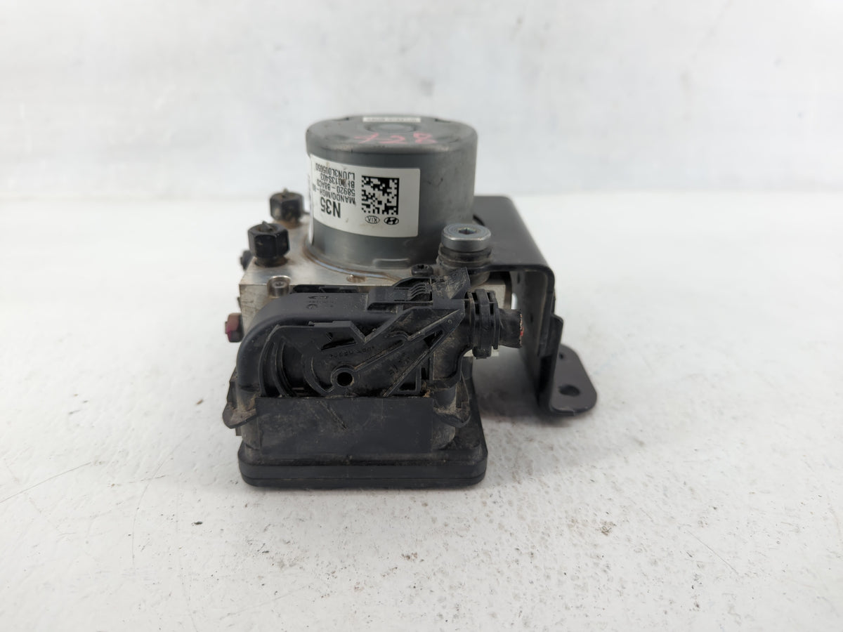 2017-2018 Hyundai Santa Fe Anti-Lock Brake ABS Pump Module Actuator OEM P/N:58920-B8AC0 Fits Fits 2017 2018 OEM Used Auto Pa
