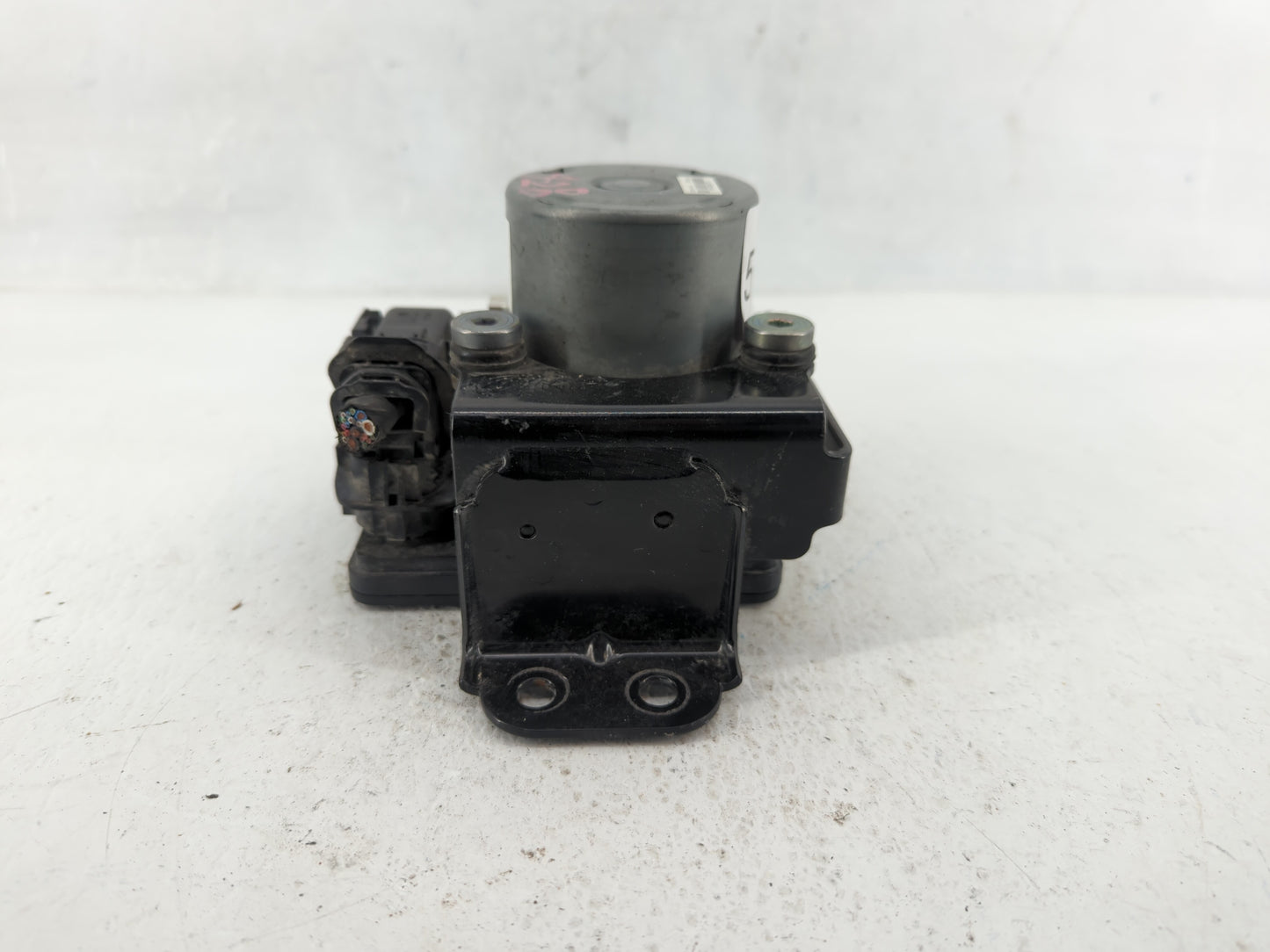 2017-2018 Hyundai Santa Fe ABS Pump Control Module Replacement P/N:58920-B8AC0 Fits Fits 2017 2018 OEM Used Auto Parts - Oem