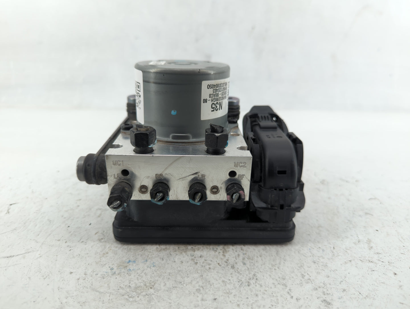 2017-2018 Hyundai Santa Fe ABS Pump Control Module Replacement P/N:58920-B8AC0 Fits Fits 2017 2018 OEM Used Auto Parts - Oem