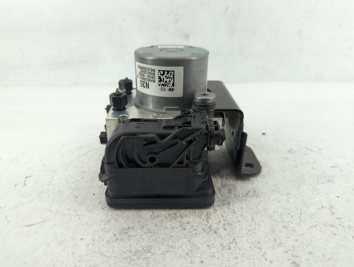 2017-2018 Hyundai Santa Fe ABS Pump Control Module Replacement P/N:58920-B8AC0 Fits Fits 2017 2018 OEM Used Auto Parts - Oem