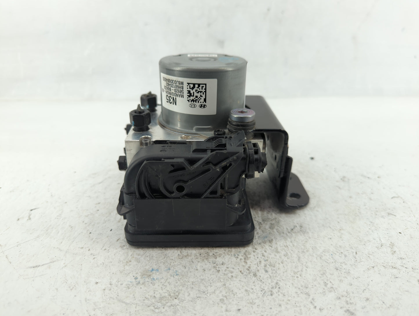 2017-2018 Hyundai Santa Fe ABS Pump Control Module Replacement P/N:58920-B8AC0 Fits Fits 2017 2018 OEM Used Auto Parts - Oem