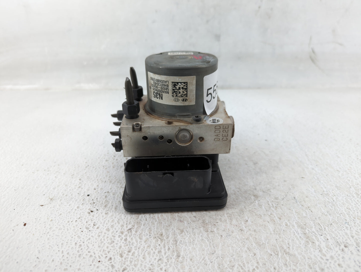 2017-2018 Hyundai Santa Fe ABS Pump Control Module Replacement P/N:58920-B8AC0 Fits Fits 2017 2018 OEM Used Auto Parts - Oem
