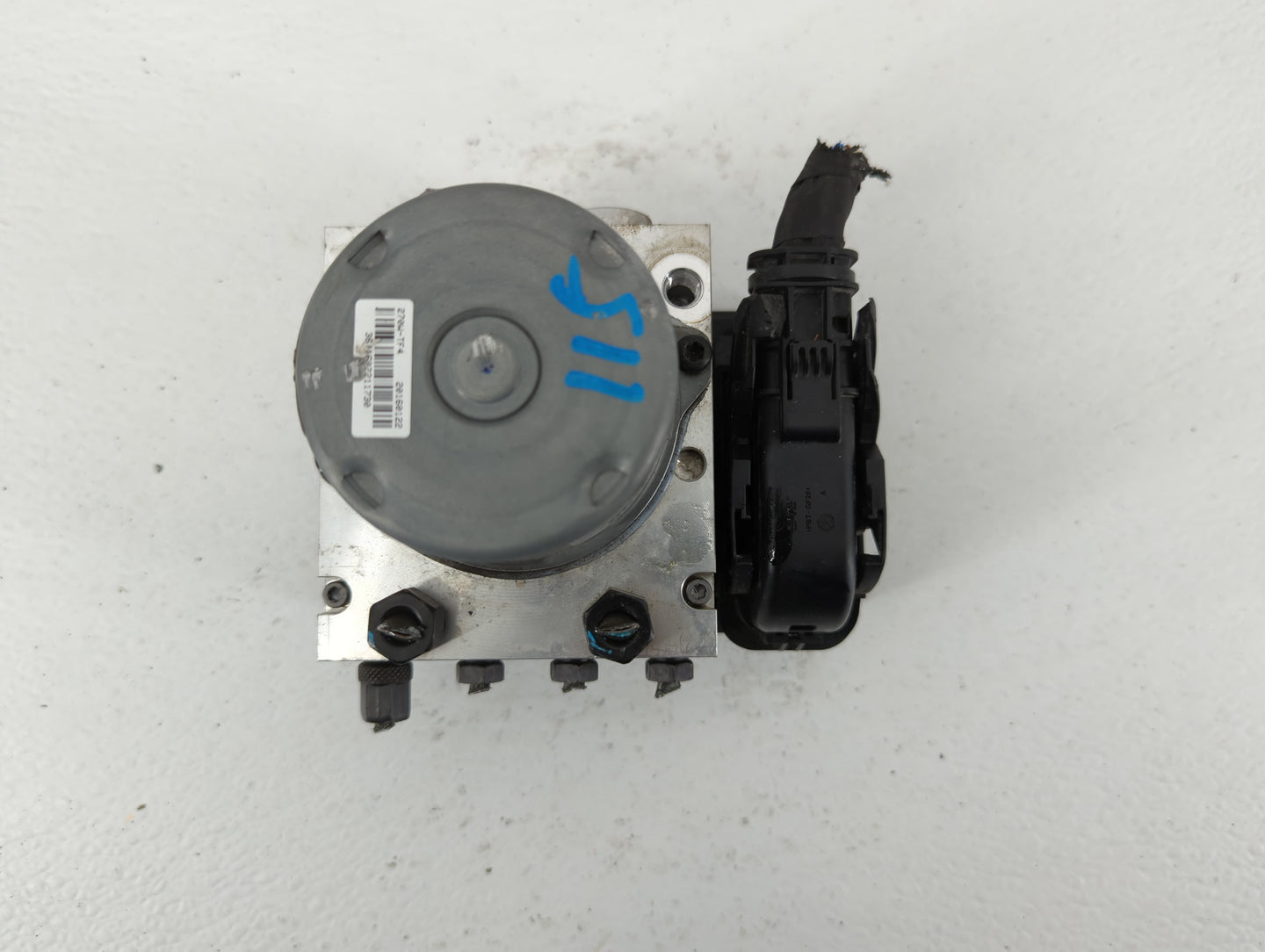 2017-2018 Hyundai Santa Fe ABS Pump Control Module Replacement P/N:58920-B8AC0 Fits Fits 2017 2018 OEM Used Auto Parts - Oem