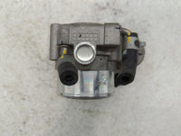 2019-2020 Hyundai Santa Fe Throttle Body P/N:35100-2G600 Fits Fits 2015 2016 2017 2018 2019 2020 2021 OEM Used Auto Parts - 
