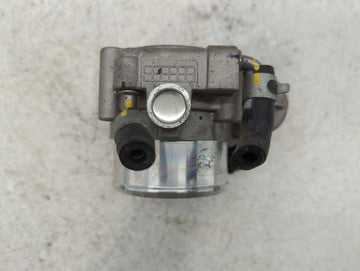 2019-2020 Hyundai Santa Fe Throttle Body P/N:35100-2G600 Fits Fits 2015 2016 2017 2018 2019 2020 2021 OEM Used Auto Parts