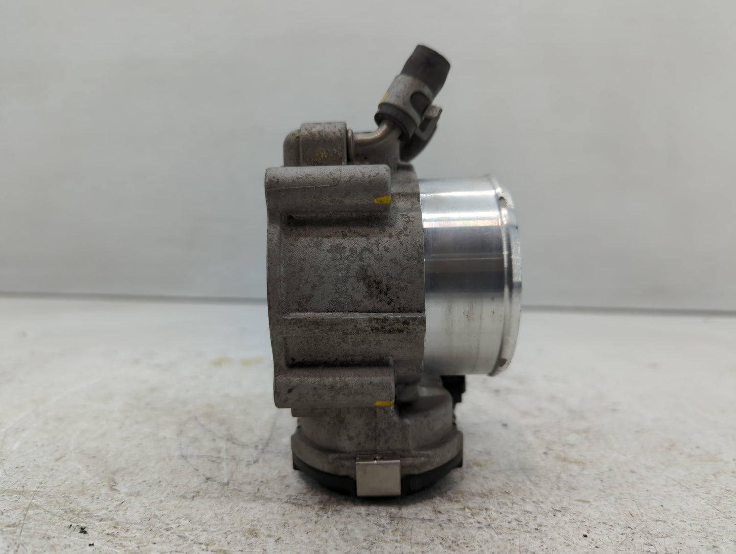 2019-2020 Hyundai Santa Fe Throttle Body P/N:35100-2G600 Fits Fits 2015 2016 2017 2018 2019 2020 2021 OEM Used Auto Parts - 