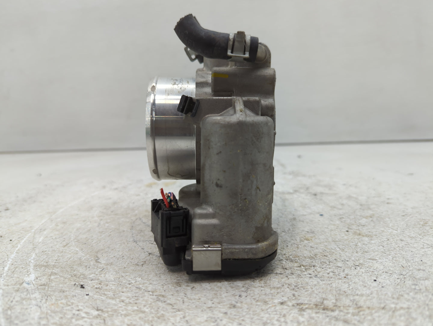 2019-2020 Hyundai Santa Fe Throttle Body P/N:35100-2G600 Fits Fits 2015 2016 2017 2018 2019 2020 2021 OEM Used Auto Parts - 