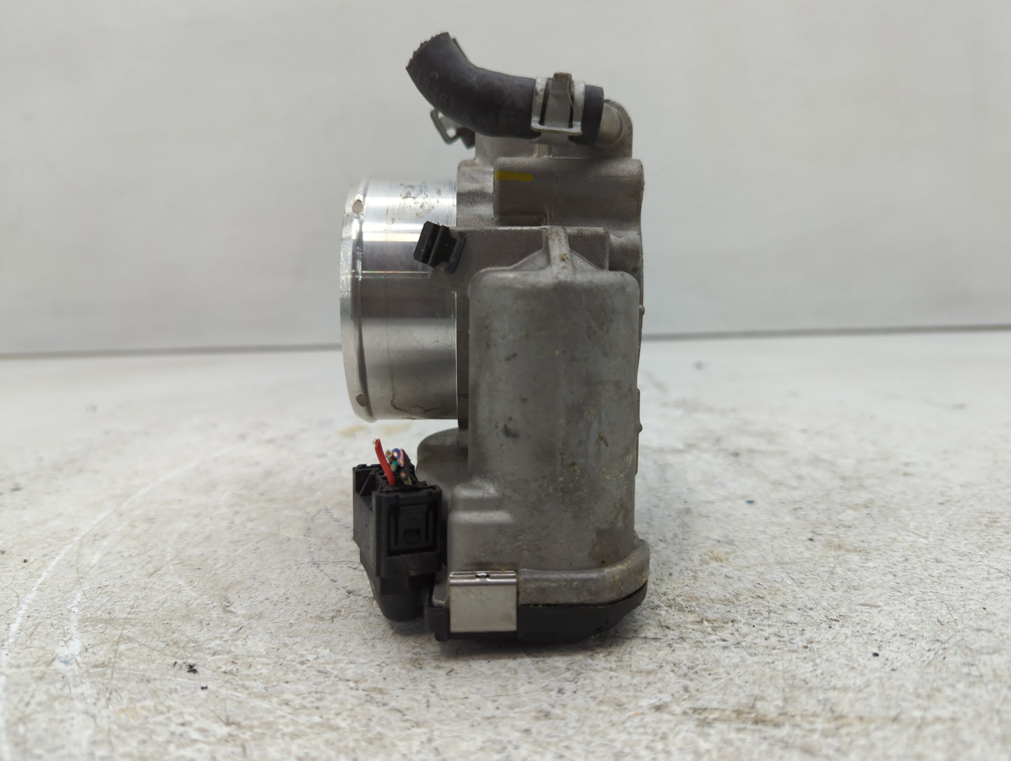 2019-2020 Hyundai Santa Fe Throttle Body P/N:35100-2G600 Fits Fits 2015 2016 2017 2018 2019 2020 2021 OEM Used Auto Parts - 