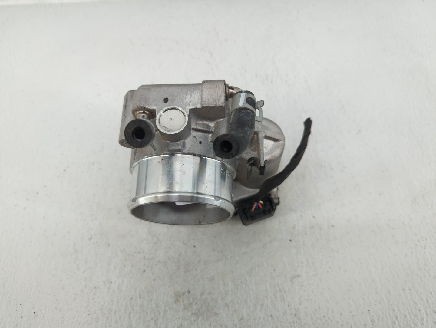 2019-2020 Hyundai Santa Fe Throttle Body P/N:35100-2G600 Fits Fits 2015 2016 2017 2018 2019 2020 2021 OEM Used Auto Parts - 