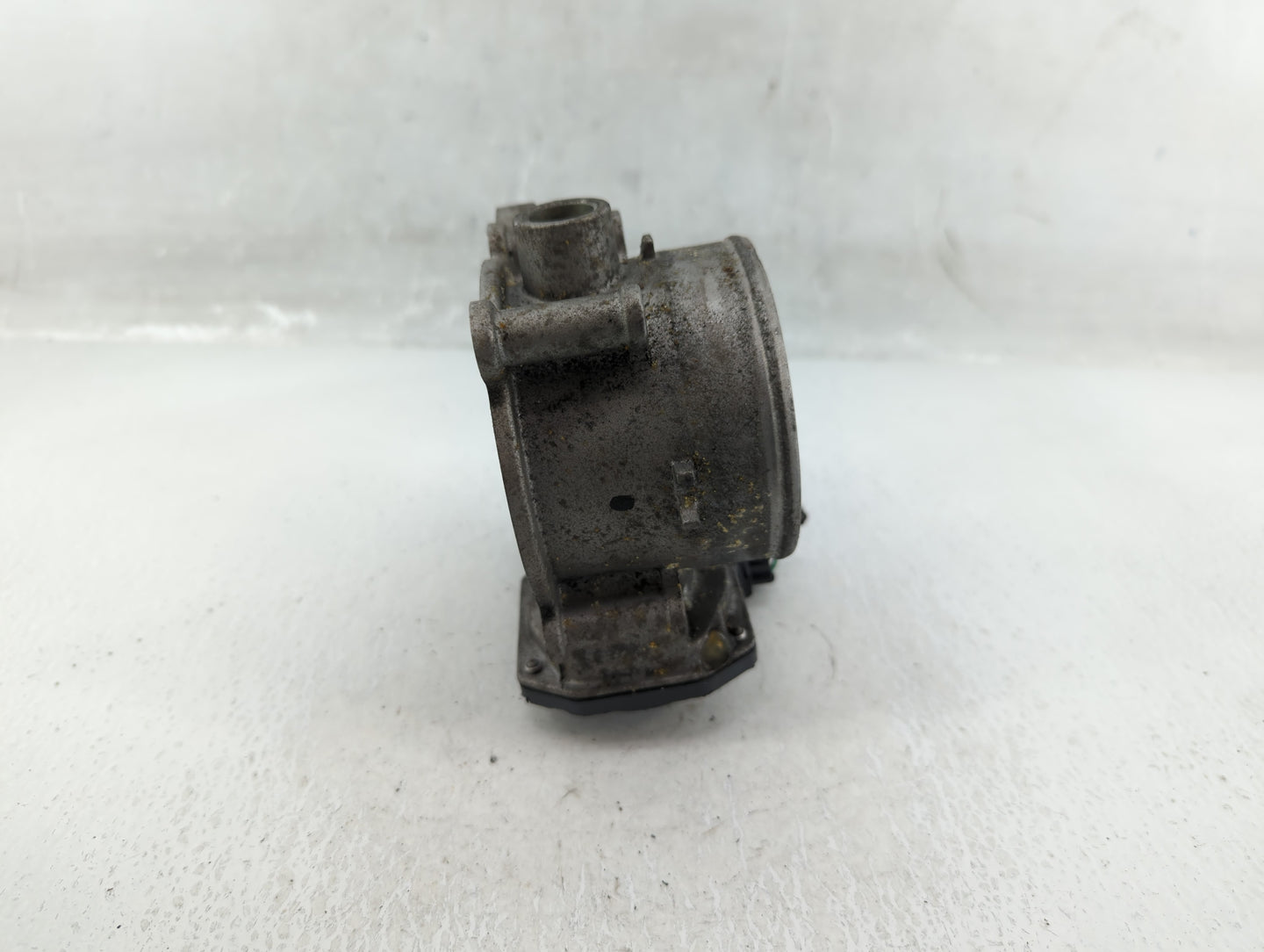 2013-2018 Hyundai Santa Fe Throttle Body P/N:35100-3CAA0 Fits Fits 2012 2013 2014 2015 2016 2017 2018 OEM Used Auto Parts - 